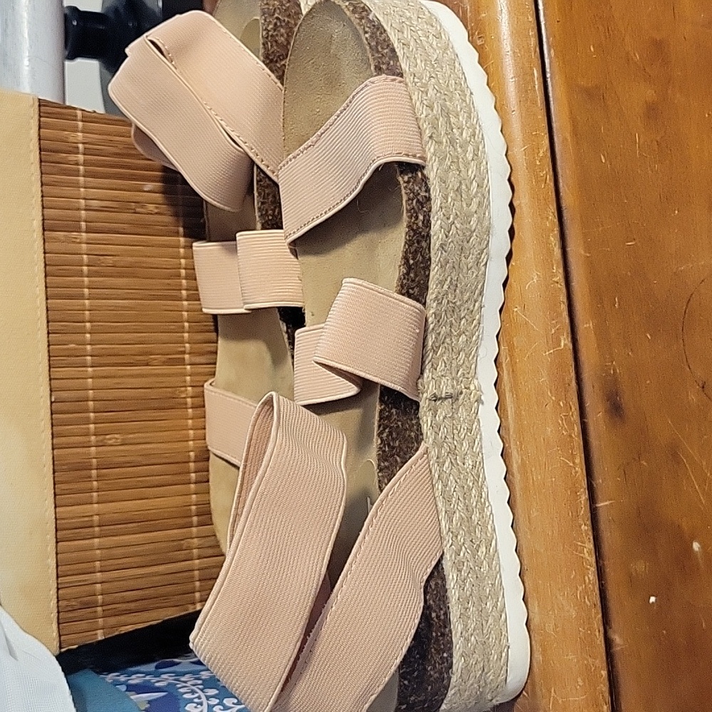 Sandals - Picture 2 of 4